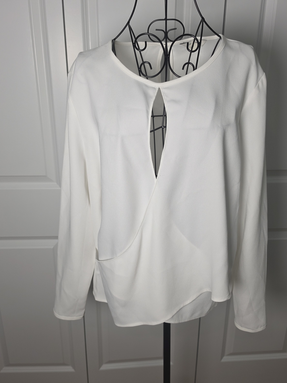 Club Monaco White Draped Keyhole Blouse Long Sleeve Top L